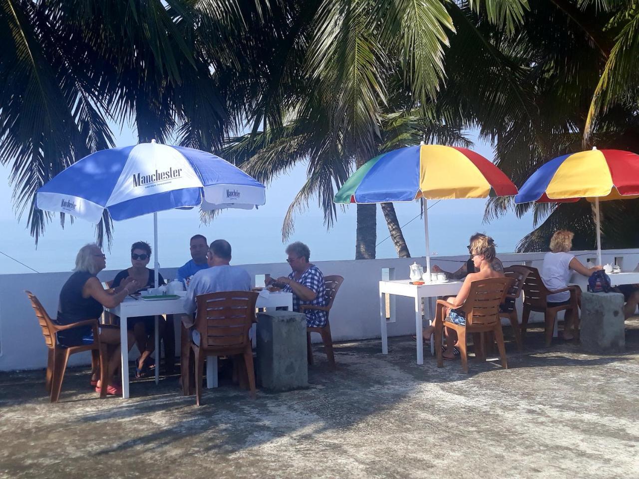 Copacabana Beach Hotel Hikkaduwa Eksteriør billede